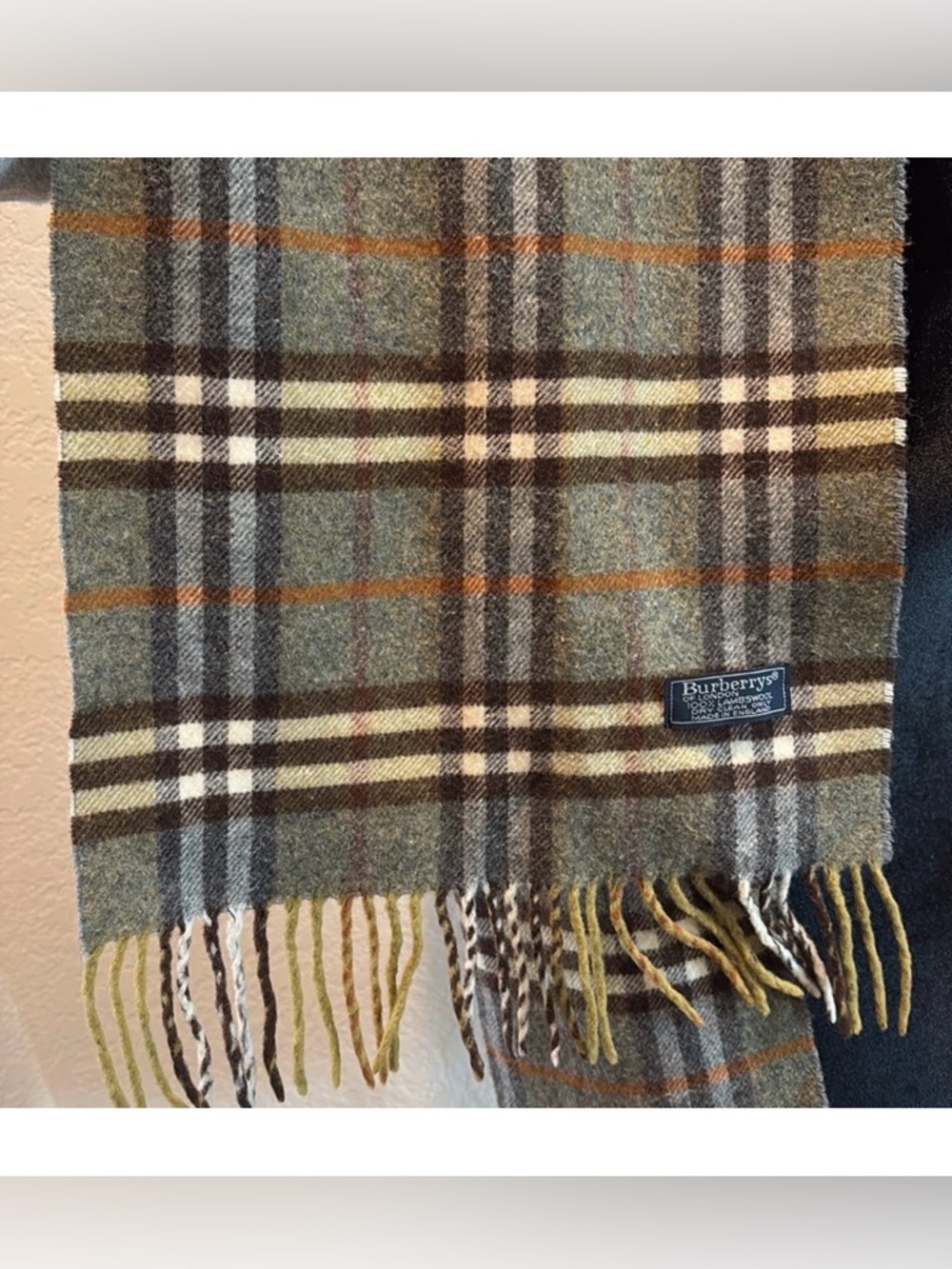 Burberry  Gray Plaid  100% LambWool Scarf with Fringe - Picture 6 of 11